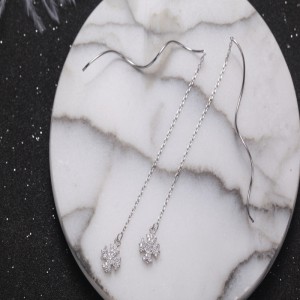 pendiente de hilo de plata