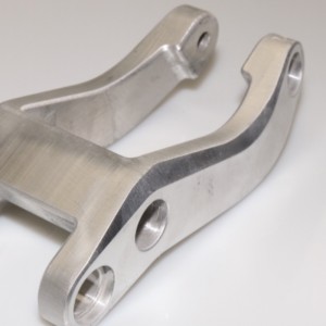 Servicio de PERSONALIZACIÓN de repuestos automotrices.