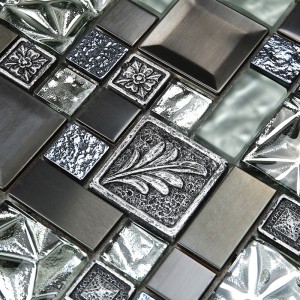 Mezcla de resina lámina de oro y mosaico cerámico metálico de cerámica roto.