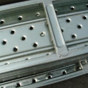 Ancho de acero galvanizado de andamio