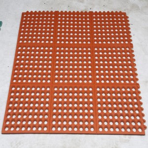 Alfombra de goma de alta resistencia a la compresión SBR para colchones de goma para la protección de la hierba