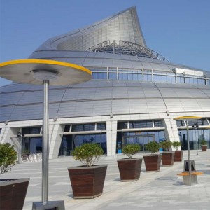 Refugio solar Asientos de banco de acero Poste publicitario Carga de teléfonos y tabletas