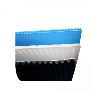 Hoja de plástico hueco