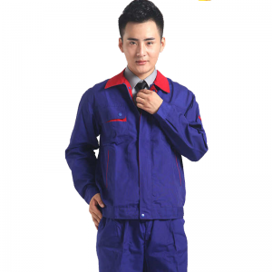 Varios elementos clave de la ropa de trabajo personalizada.