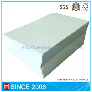 Bolsa de papel de alta gama con fondo invertido.