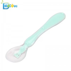 Nuevas ideas de productos Cucharas de bebé de punta suave BPA gratis Cuchara de silicona Cucharas de bebé de silicona de grado alimenticio para niños pequeños