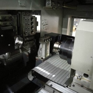 Cabezal de torno de doble husillo CNC
