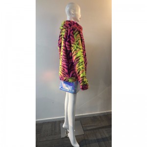 ABRIGO DE PIEL A RAYAS DE COLOR DE SEÑORA RLWF0019