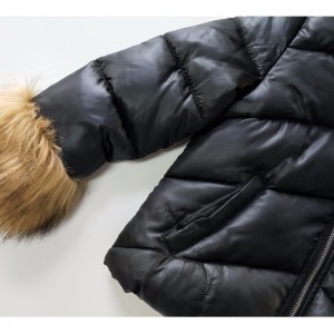 ABRIGO CON CAPUCHA NEGRO PARA NIÑOS RLCPC0002