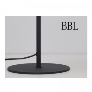 Lámpara de mesa con pantalla de metal y función de ajuste de pantalla, base plana