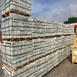 Empalizada de granito con acabado de piña