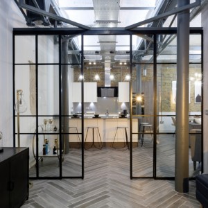 Puerta corredera de bisel estrecho