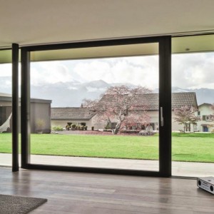 Levante y deslice la puerta