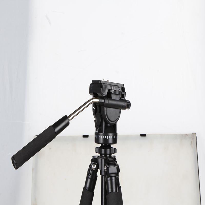 Trípode de cámara Kingjoy VT-1200 con cabezal de inclinación de barrido de arrastre de tornillo de 1/4 
