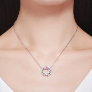 Colgante de plata de ley 925 con circonitas rosadas y corazón de mariposa rosa dorado suave