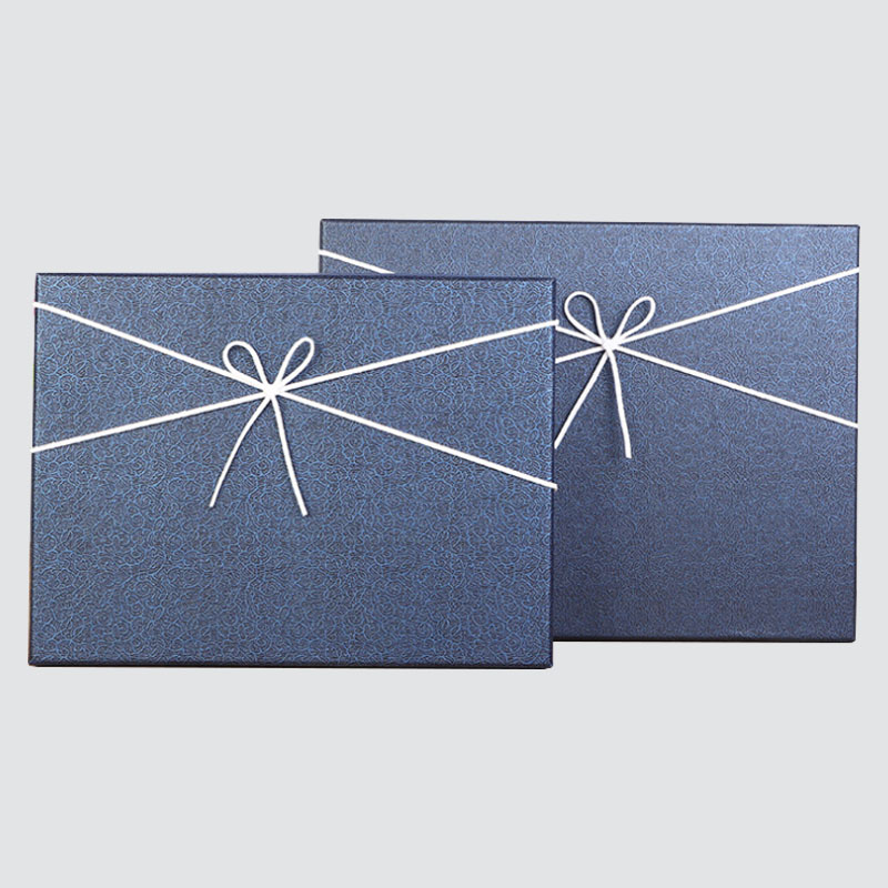 Estilo simple Caja de ropa Tamaño Tapa Pajarita decorativa Caja de regalo