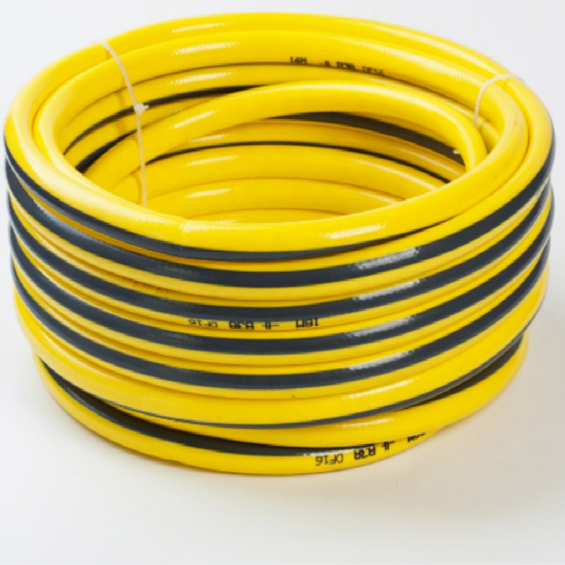 La fibra trenzada flexible colorida reforza la manguera plástica del agua del jardín del pvc