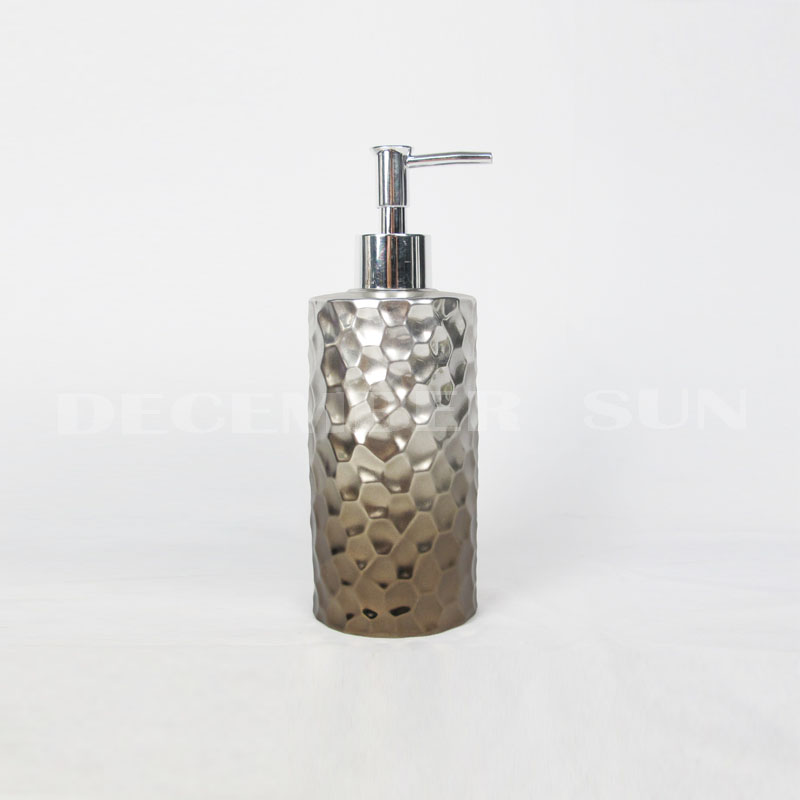 Juego de accesorios de baño de cerámica bien vendido 2019