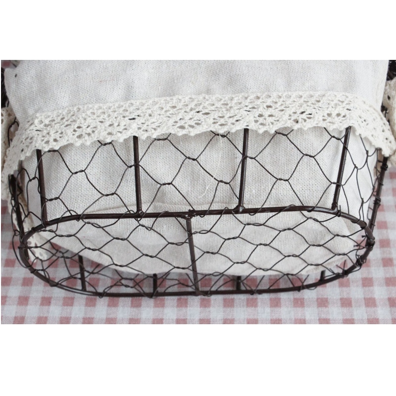 Cesta de enseres domésticos