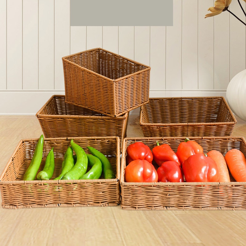 Exhiben bandejas en superrket y panadería.