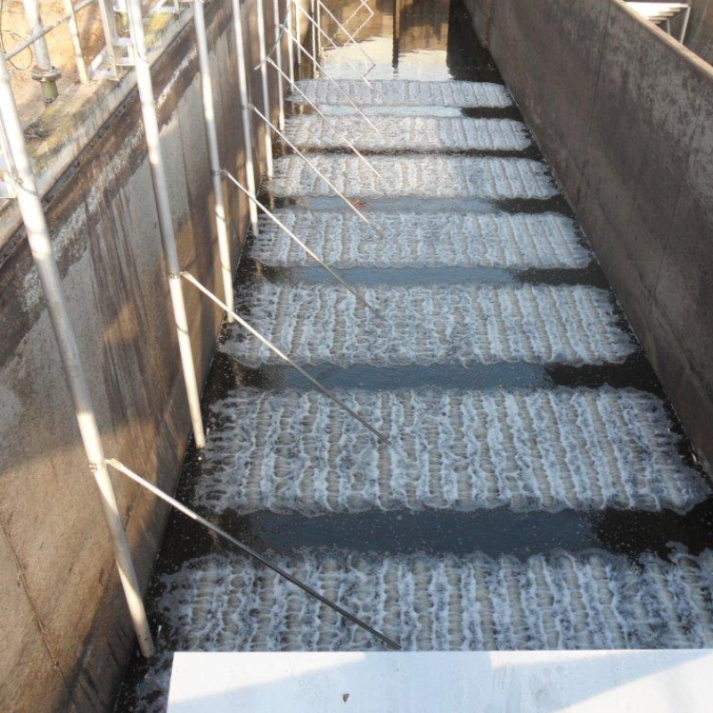 Proceso de tratamiento de aguas residuales de destilería.