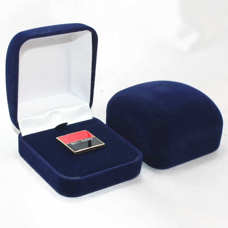 Artículo F-2 caja de terciopelo de forma redonda para anillo, insignia y moneda pequeña, mm. 52 * 57 * 34, pesa alrededor de 27 g