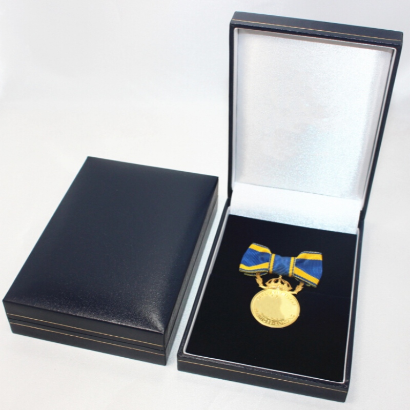Artículo V-14 rectángulo Caja de papel de cuero sintético para medalla, moneda e insignia de 88 * 128 * 30 mm, etc. mm. 88 * 128 * 30, pesa alrededor de 120 g