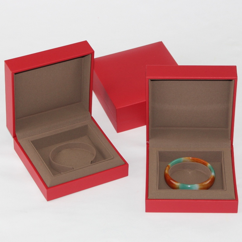 Envases de joyería finos, cajas de pulseras de joyería Roja de alta calidad, espuma de esponja, dimensiones 115 * 45 mm
