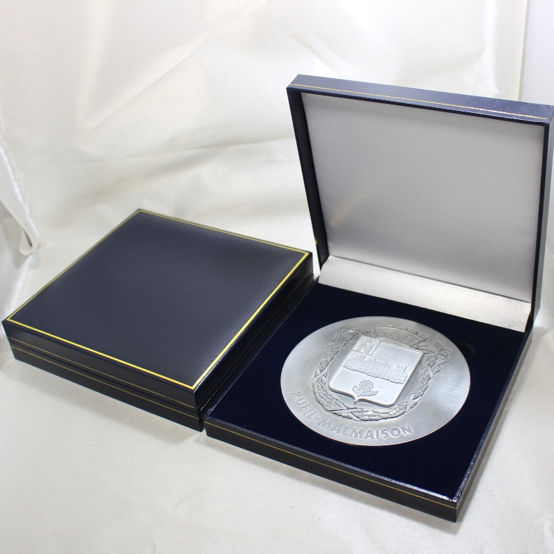 El modelo V - 23, compartimento cuadrado Pu, contiene más de 120 * 120 mm de monedas, medallas, insignias, etc.