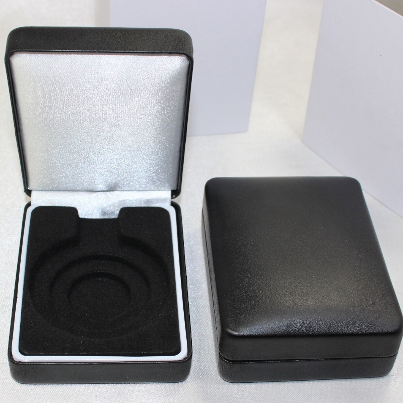 Artículo Caja de medallas T-03 cubierta por franela o cuero de PU para monedas de 35-50 mm, insignia medal medalla pequeña, etc. mm.70 * 91 * 35 mm, pesa aproximadamente 92 g