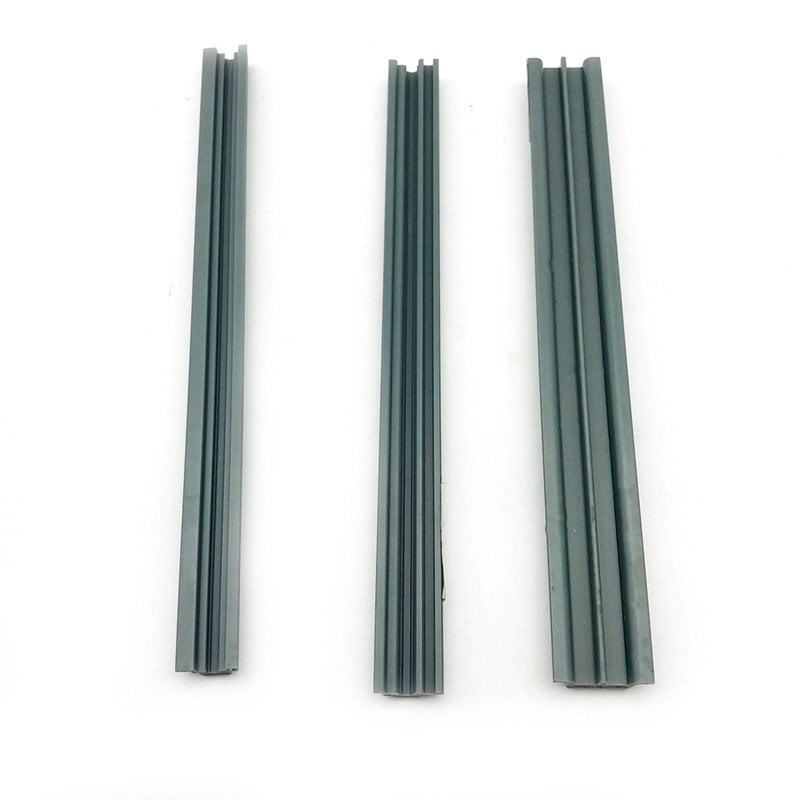 Franja de plástico para la pista de la puerta del escaparate