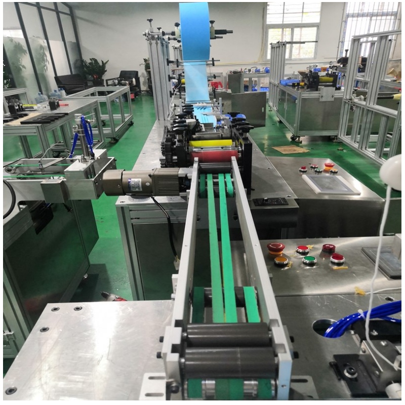 ¿Características de la máscara de orejas?