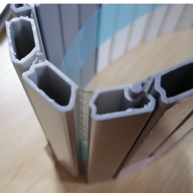 Persianas enrollables de PVC resistentes al fuego listón de persianas de pvc perfil perfil de pvc coextruido listón para puerta de armario