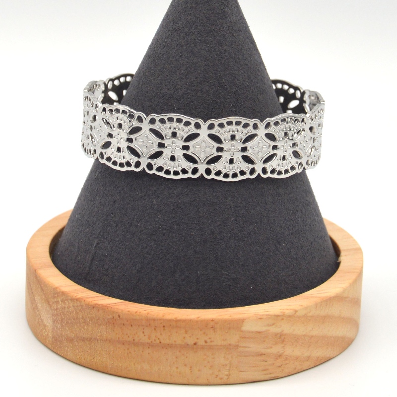 Brazalete, brazaletto.