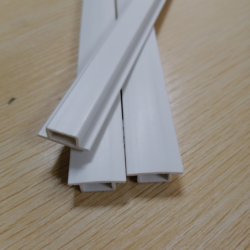 Material de construcción, PVC, PVC, huecos, tiras de plástico.