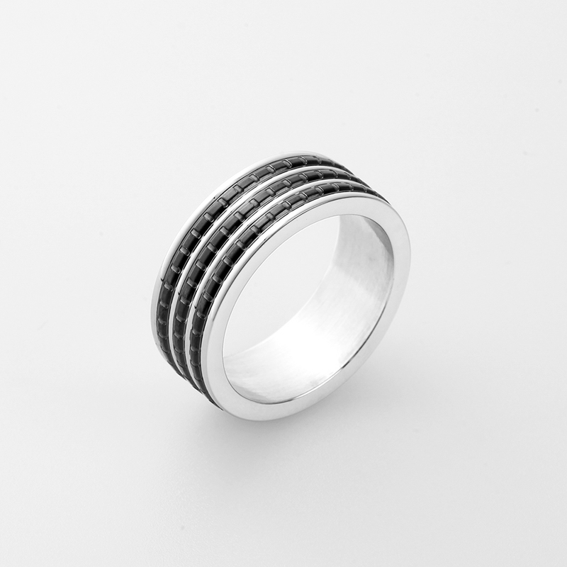 Anillo chapado en negro de dos tonos de acero inoxidable para hombre