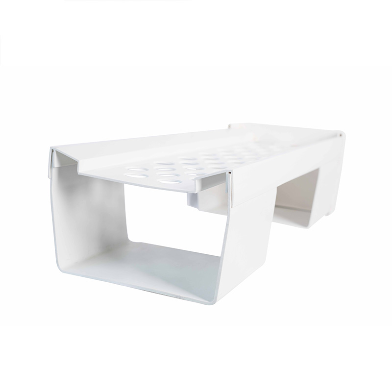 Los perfiles plásticos de las cascadas de PVC se colocan fuera del tubo, el agua plástica de PVC.