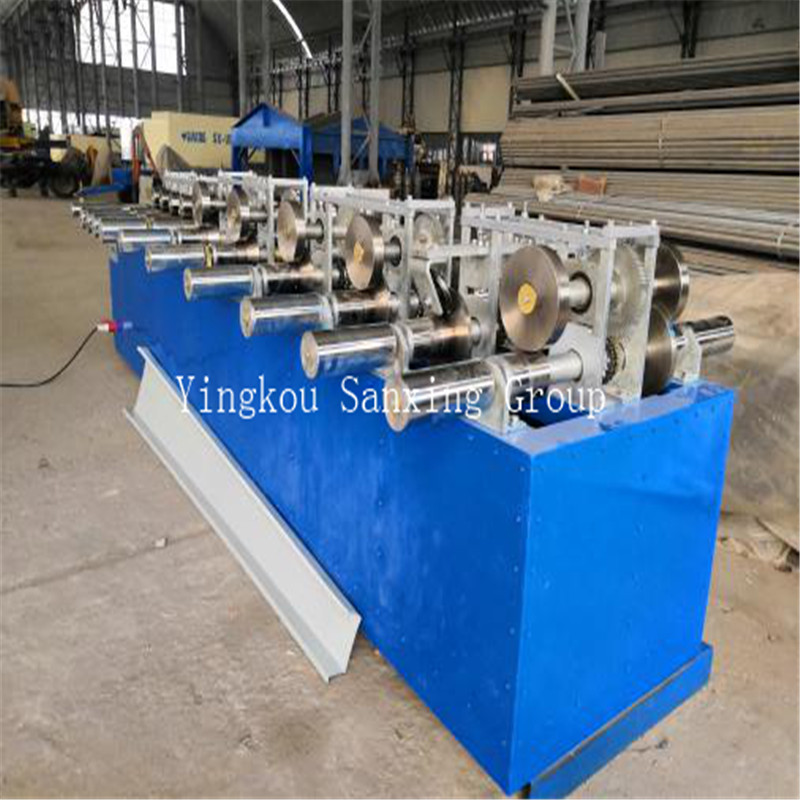 Máquina de paneles en forma de abanico para techos de cúpula de costura permanente