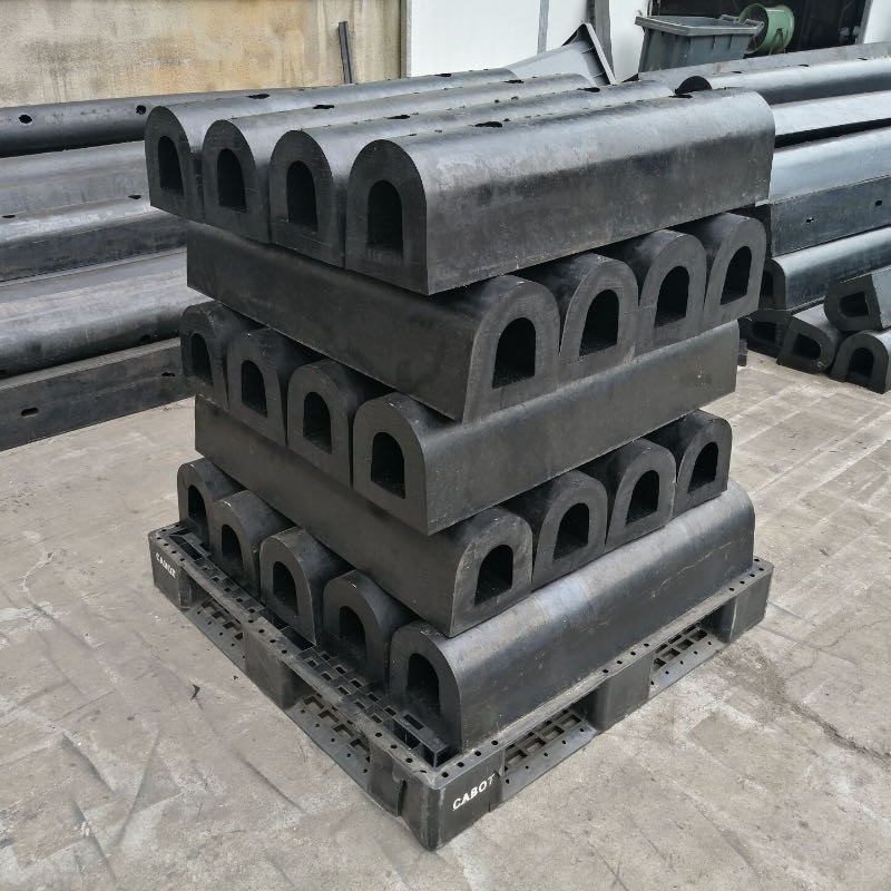 D / do / DC / astillero de caucho con un parachoques de hormigón