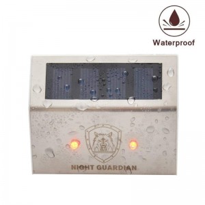 Solar red Eye pro LED wolve Predator Deterrent Light