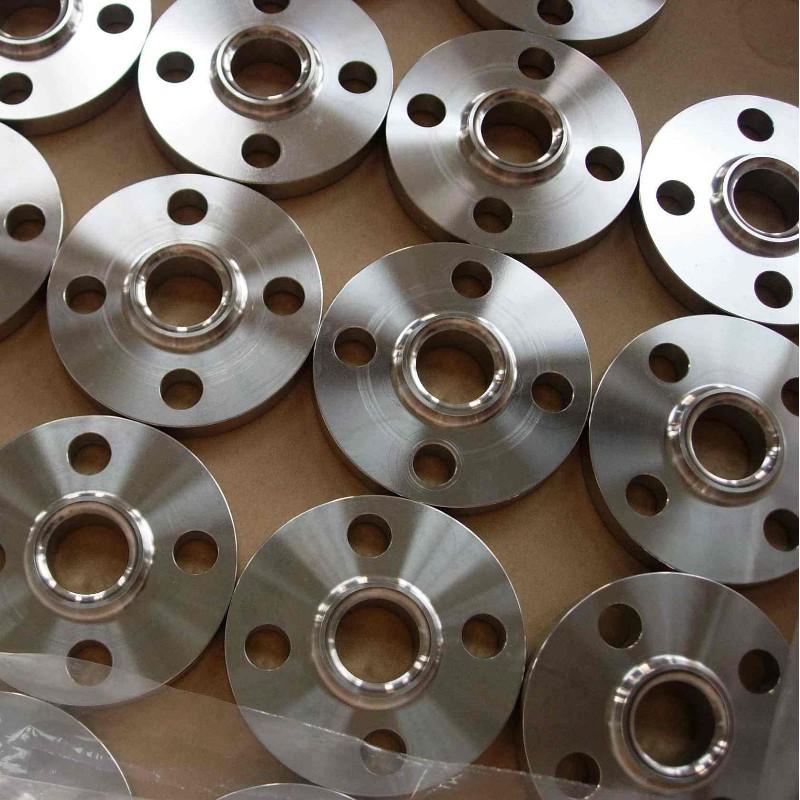 El aditivo y el reductor trabajan juntos para producir eficientemente la Cámara de combustión del motor de turbina