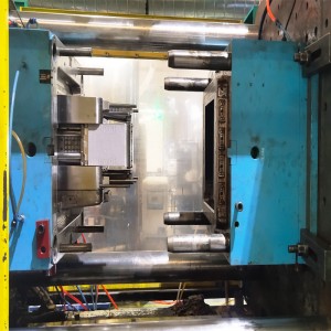 El diseño preciso del molde ISO certifica las piezas plásticas del coche del prototipo para la máquina