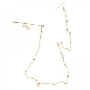 Pendientes unidos de broches