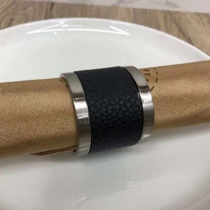 Hermosos anillos de servilleta hecha a mano de la servilleta