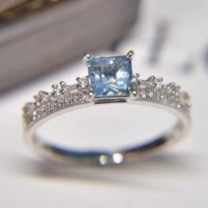 Aquamarine Double Design Gemstone Ring paraniña