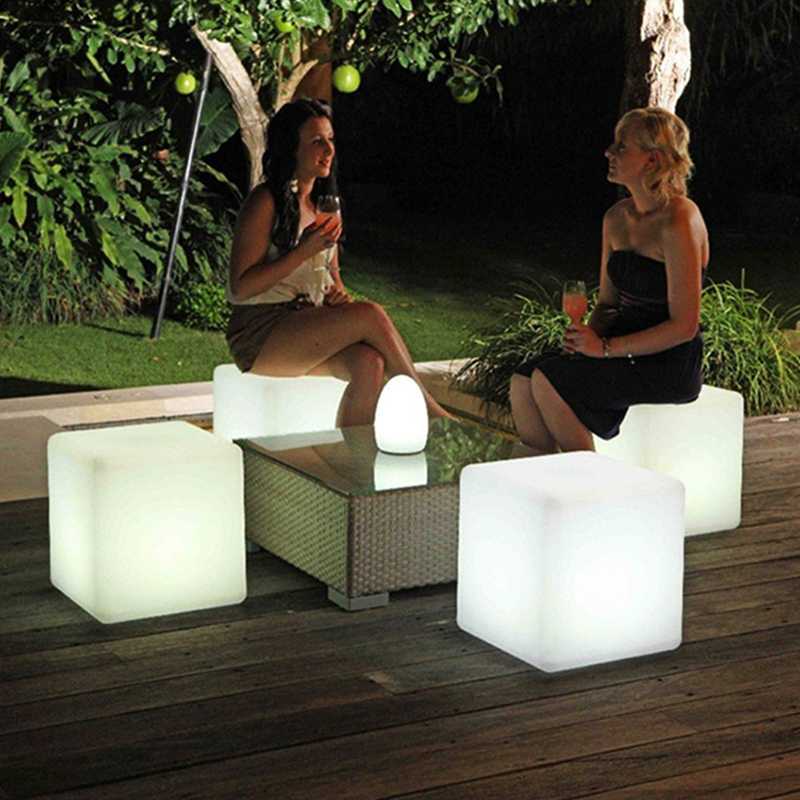 LED Luminoso Cube Light Creative al aire libre Taburete impermeable KTV Silla cuadrada Concierto de taburete para el ambiente de eventos