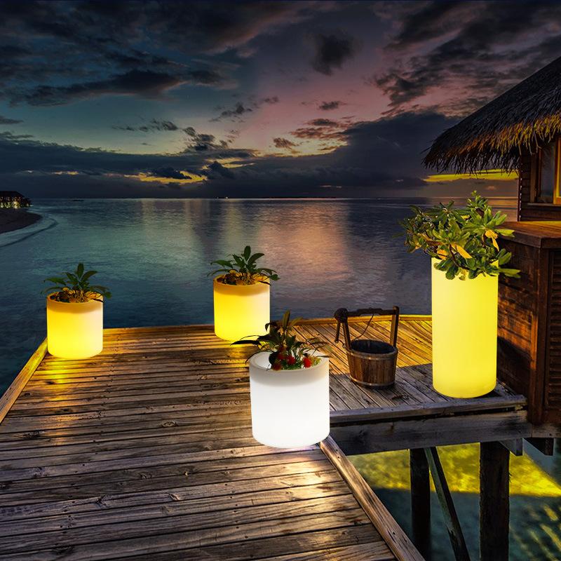 macetas de flores encendidas en jardín al aire libre, macetas de flores iluminadas de plástico LED de color RGB para bodas, fiesta de eventos, hotel, decoración de la ceremonia de apertura del centro comercial (IP68 impermeable) (IP68)