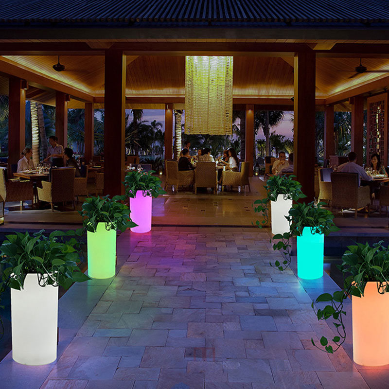 macetas de flores encendidas en jardín al aire libre, macetas de flores iluminadas de plástico LED de color RGB para bodas, fiesta de eventos, hotel, decoración de la ceremonia de apertura del centro comercial (IP68 impermeable) (IP68)