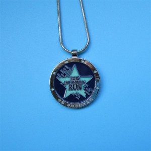 Diseño de moda Medalla de honor de collar de medallón de medallón de esmalte suave