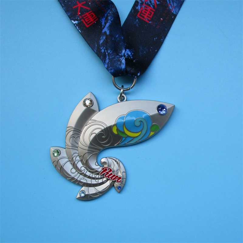 Hermosas medallas de diseño especial Trofeo y medallas deportivas con gemas